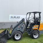 Giant G2300 HD shovel