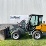Giant V5003 CAB shovel