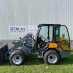 Giant V5003 CAB shovel