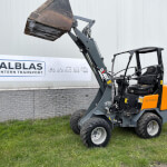 Giant 332SWT shovel kniklader