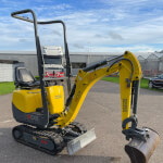 Wacker-Neuson 803 / Caterpillar 300.9D