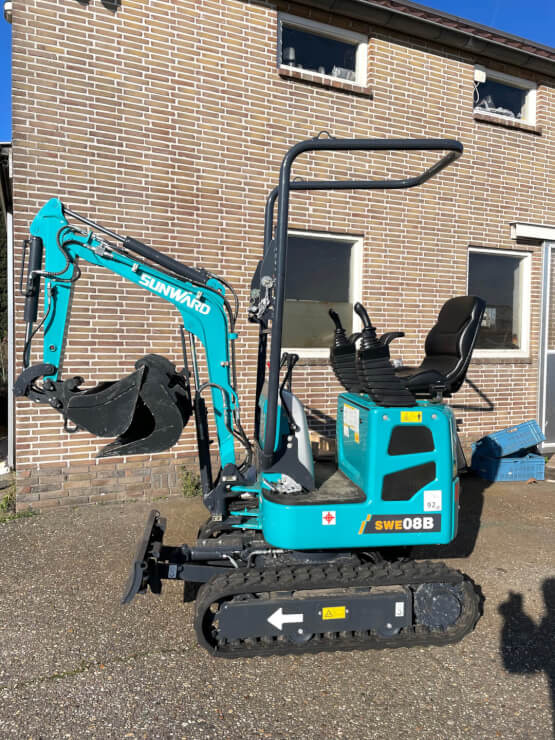Sunward SW08D minigraafmachine met hydraulische snelwissel