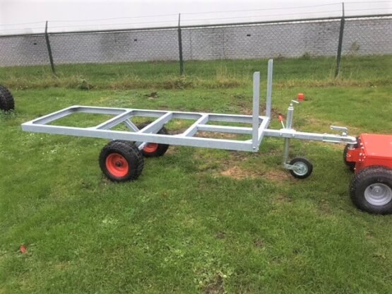 aanhangwagens / hooiwagens