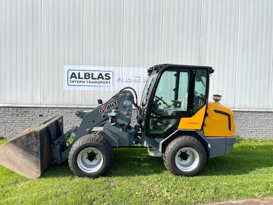 Giant V5003 CAB shovel